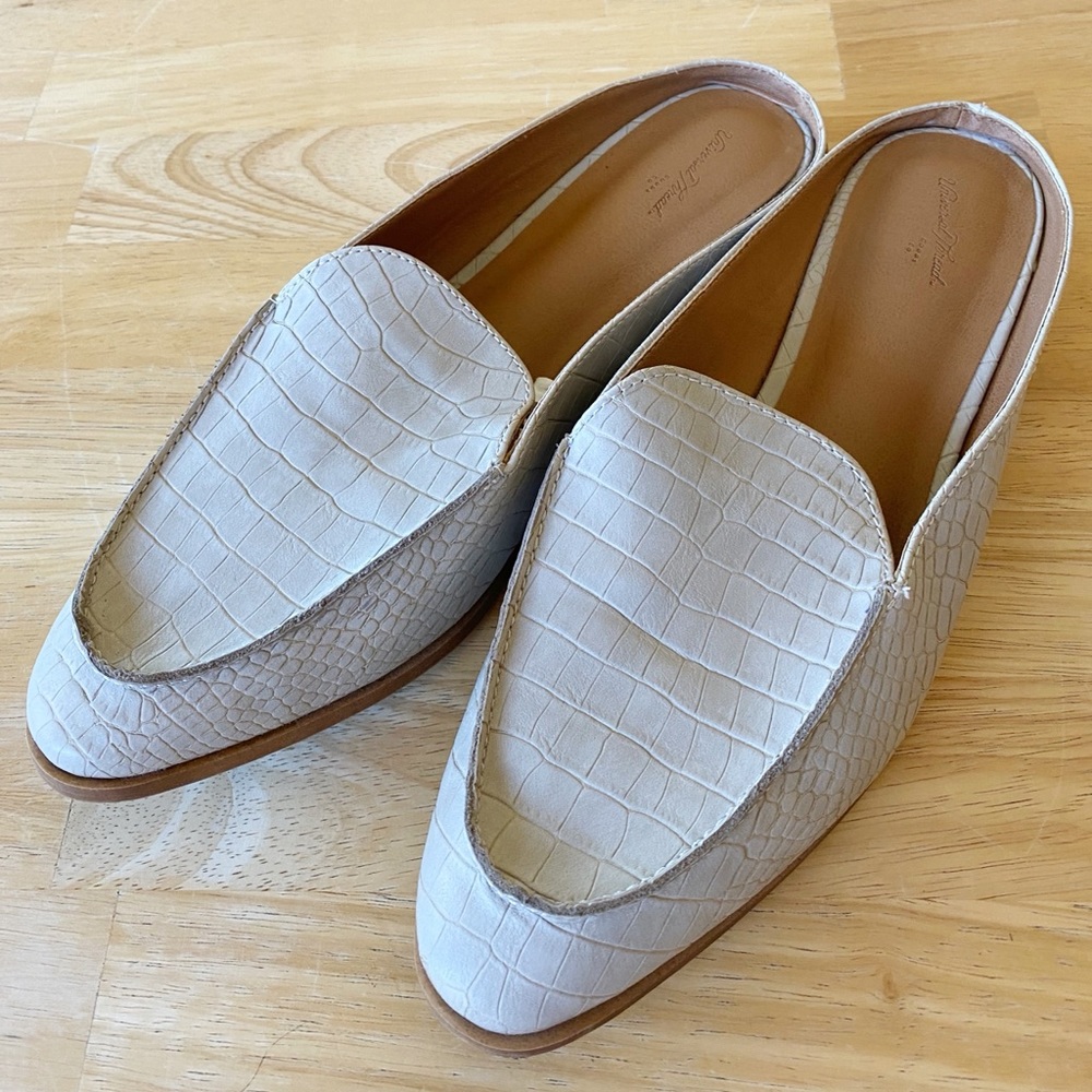 Universal Thread Crocodile Slide on Loafers *SOLD*